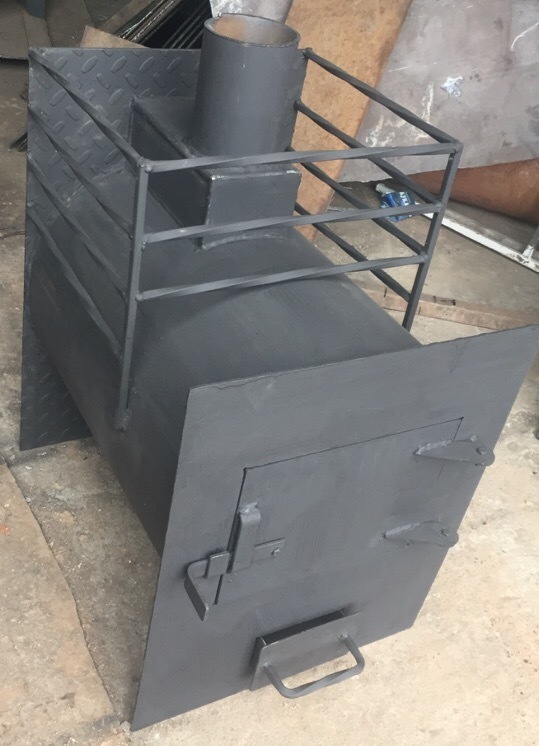 Малютка из трубы длина 550 ширина 430 высота 700